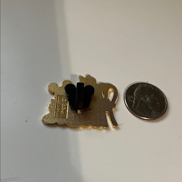 Disney Mickey and Minnie Mouse Gold and Red Pin - Picture 3 of 3